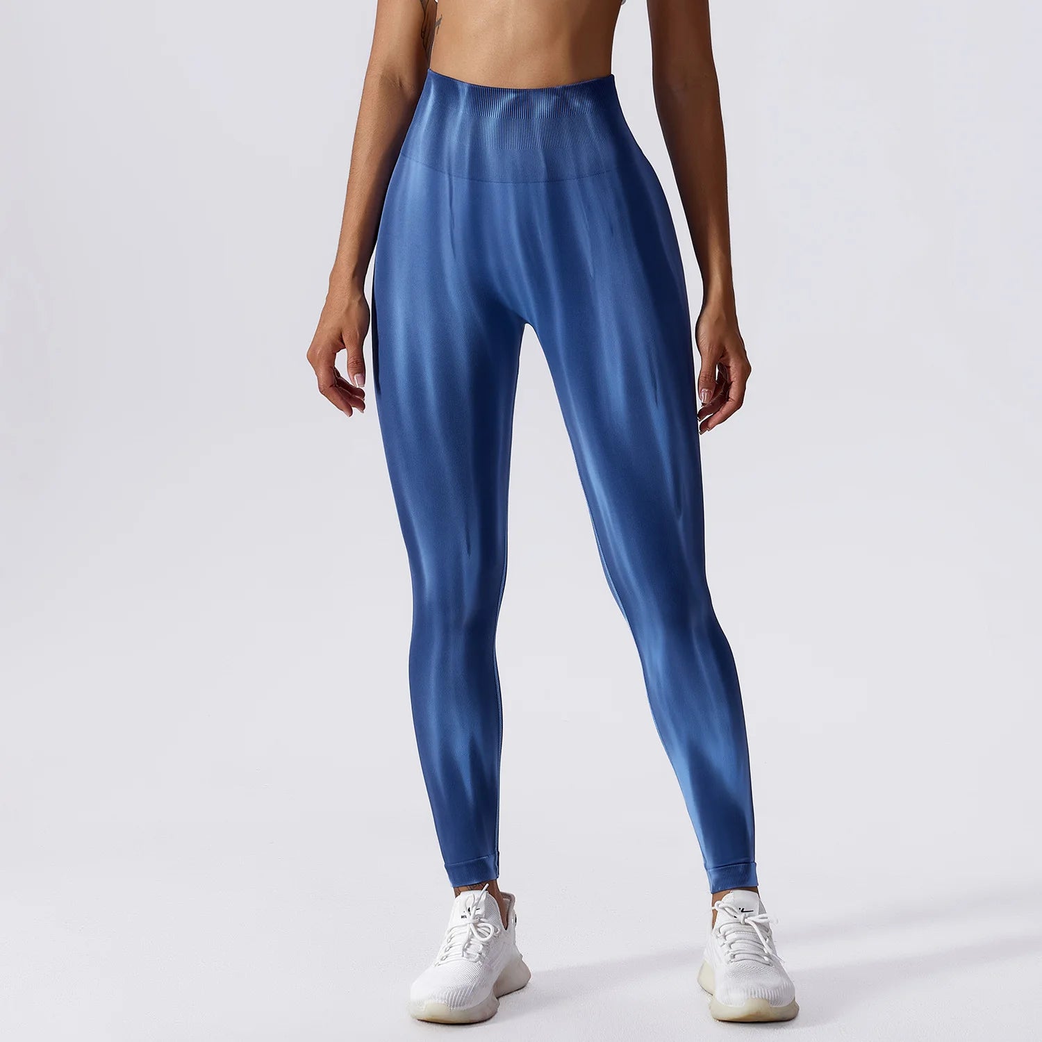 Schwarzman - Women Flamber Activewear Pants - The Women Flamber Activewear Pants provide a comfortable and secure fit with an elastic waistband. Made from a blend of nylon and spandex, these full length pants are perfect for any physical activity, such as