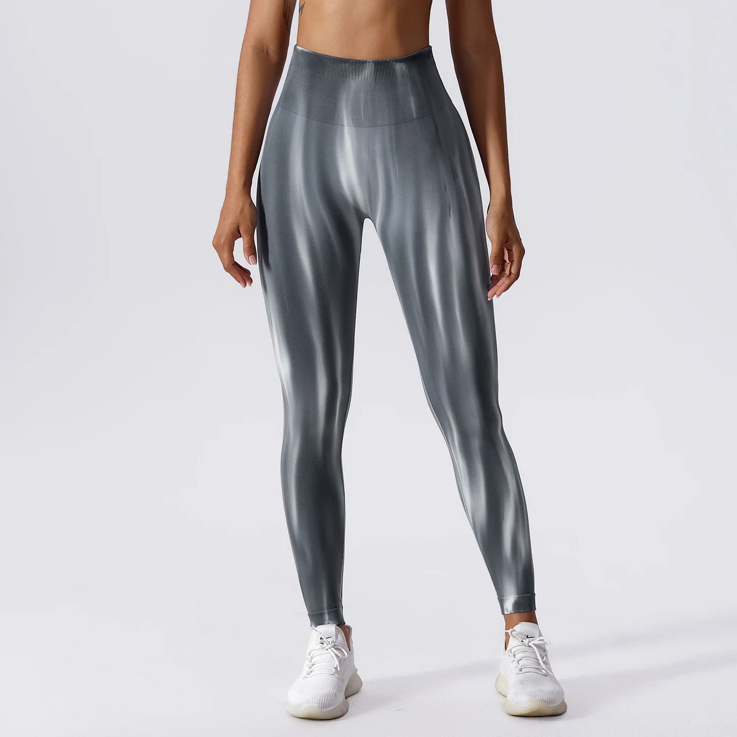 Schwarzman - Women Flamber Activewear Pants - The Women Flamber Activewear Pants provide a comfortable and secure fit with an elastic waistband. Made from a blend of nylon and spandex, these full length pants are perfect for any physical activity, such as